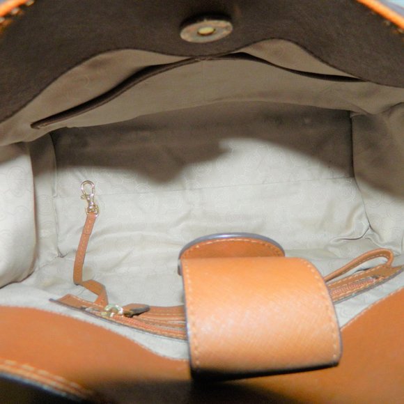 Michael Kors Hamilton Tote with Long Zip Wallet - Picture 6 of 16